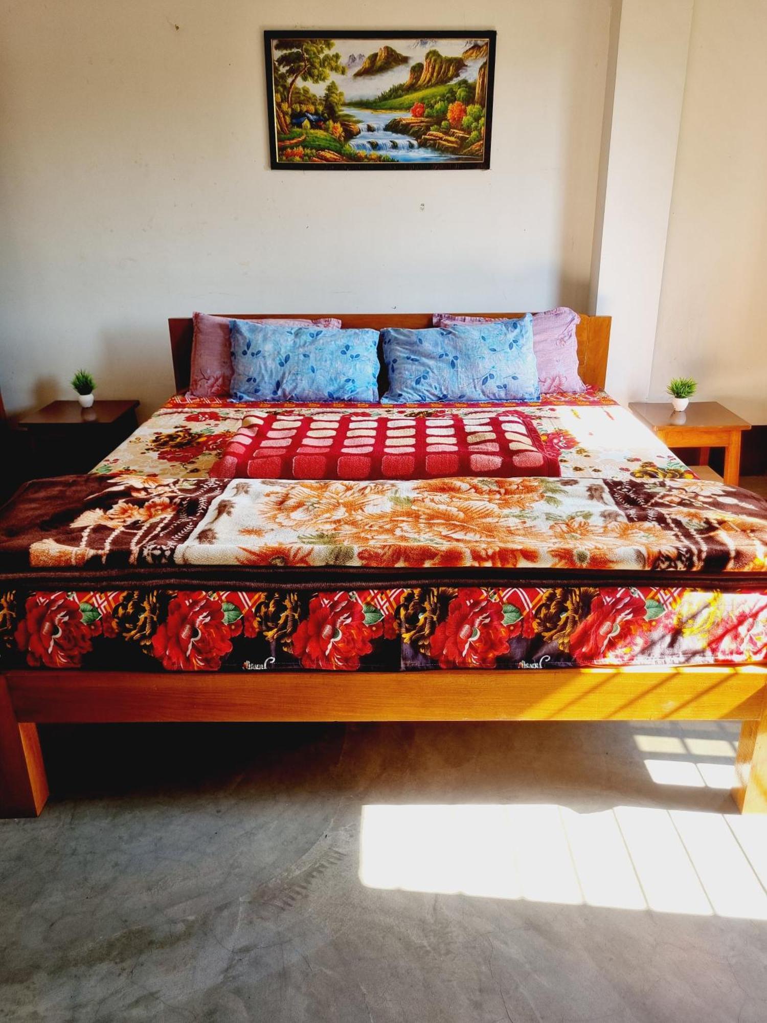 Gayatri Homestay ديبروجاره المظهر الخارجي الصورة